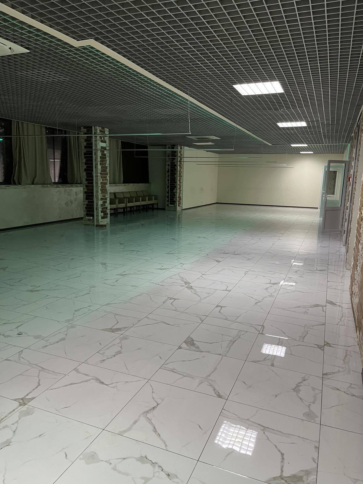 Оренда приміщення вільного призначення 360 м², Академіка Глушко просп.