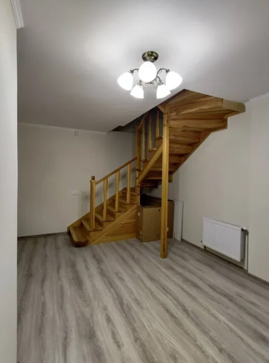Продаж 3-кімнатної квартири 76.4 м², Київська вул.