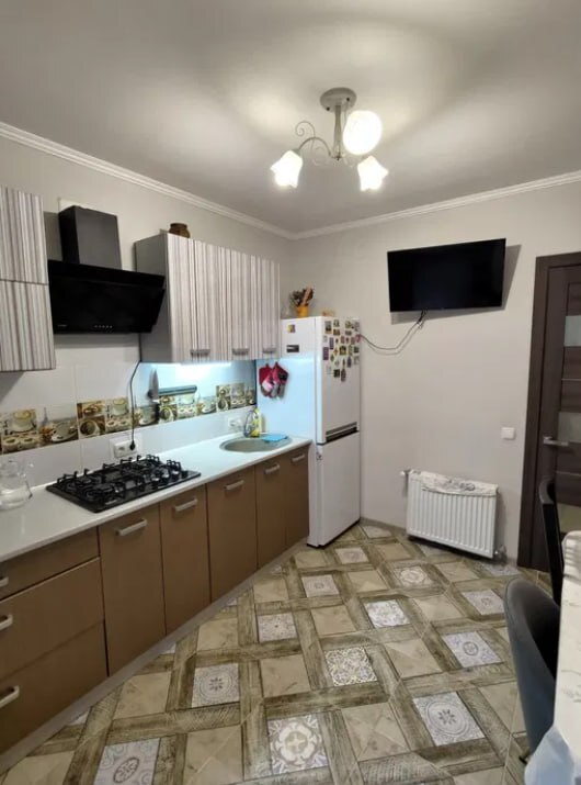 Продаж 3-кімнатної квартири 76.4 м², Київська вул.