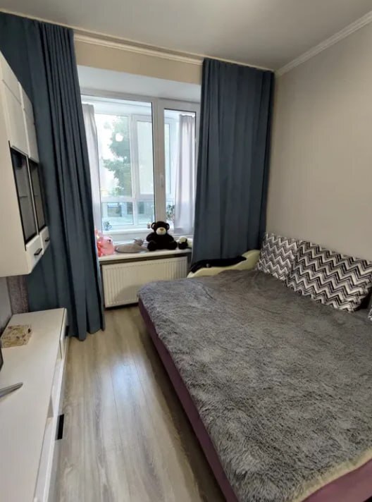 Продаж 3-кімнатної квартири 76.4 м², Київська вул.