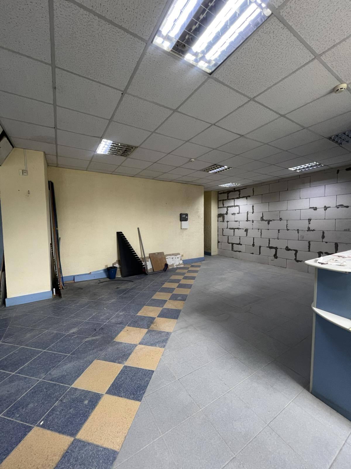 Оренда торговельного приміщення 148 м², Варненська вул.