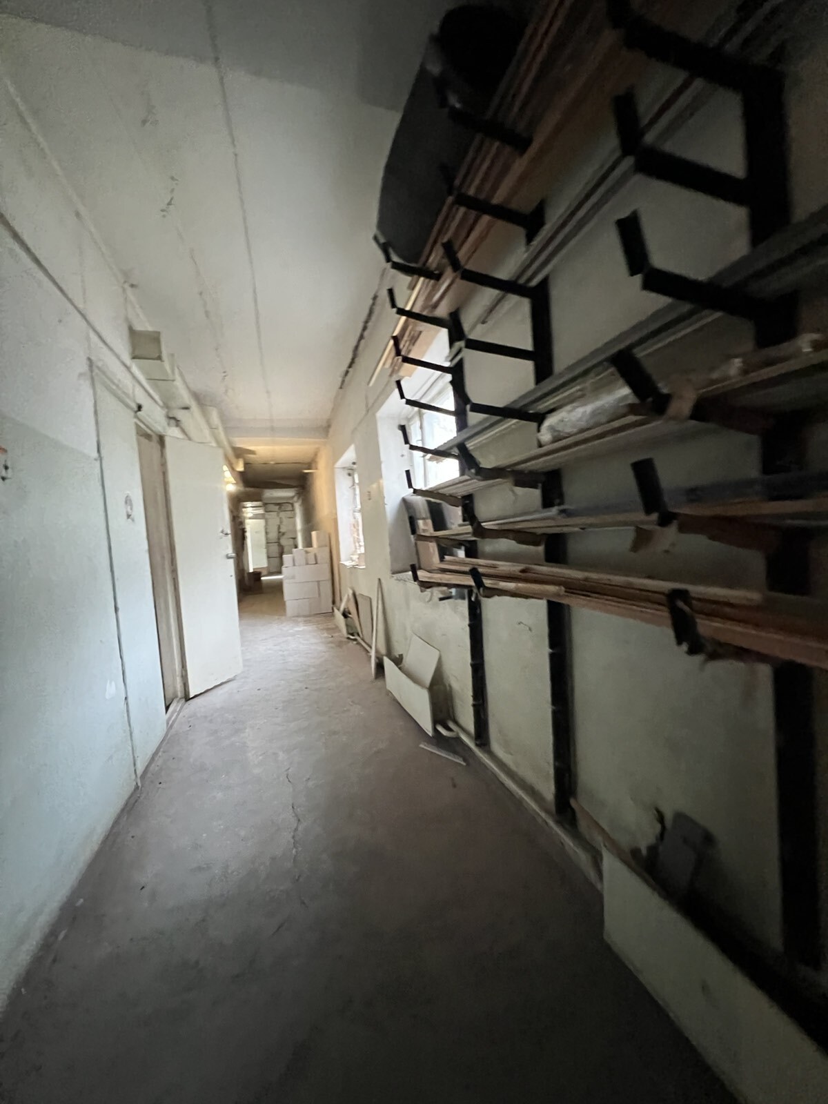 Оренда торговельного приміщення 207 м², Варненська вул.