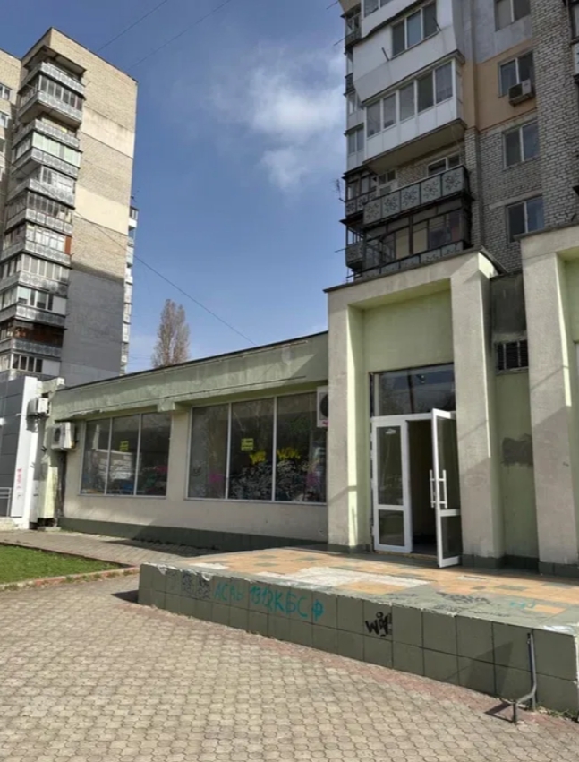 Оренда торговельного приміщення 207 м², Варненська вул.