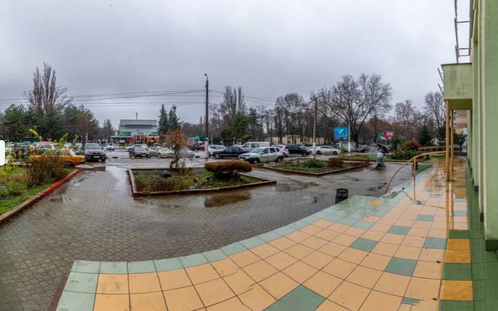 Оренда торговельного приміщення 207 м², Варненська вул.