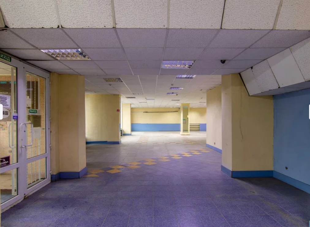 Оренда торговельного приміщення 207 м², Варненська вул.