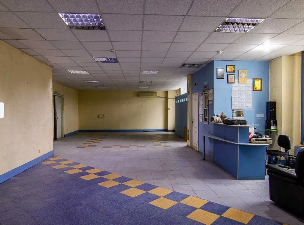 Оренда торговельного приміщення 207 м², Варненська вул.