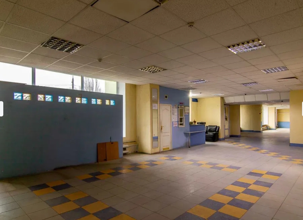 Оренда торговельного приміщення 234 м², Варненська вул.