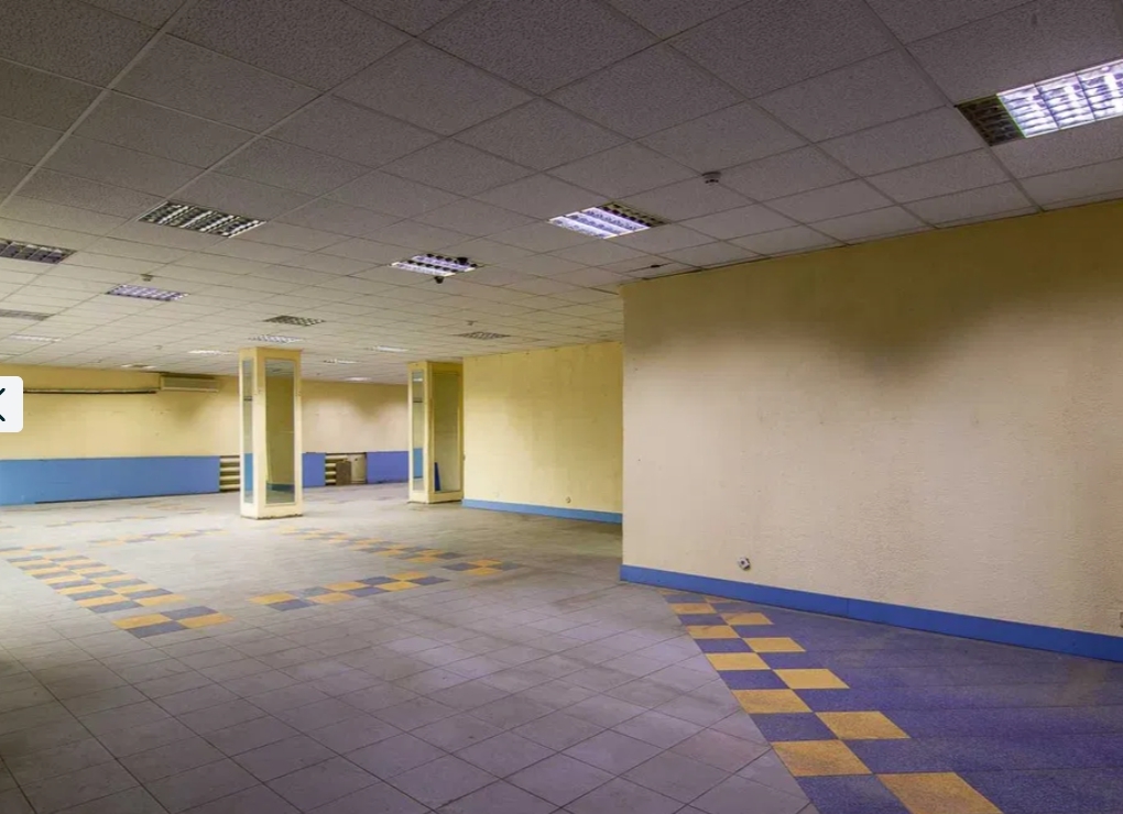 Оренда торговельного приміщення 234 м², Варненська вул.