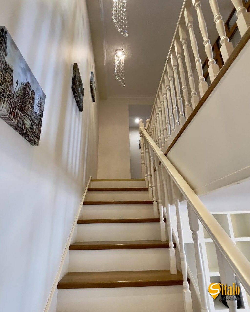Продажа 5-комнатной квартиры 192 м², Ломоносова ул., 52/3
