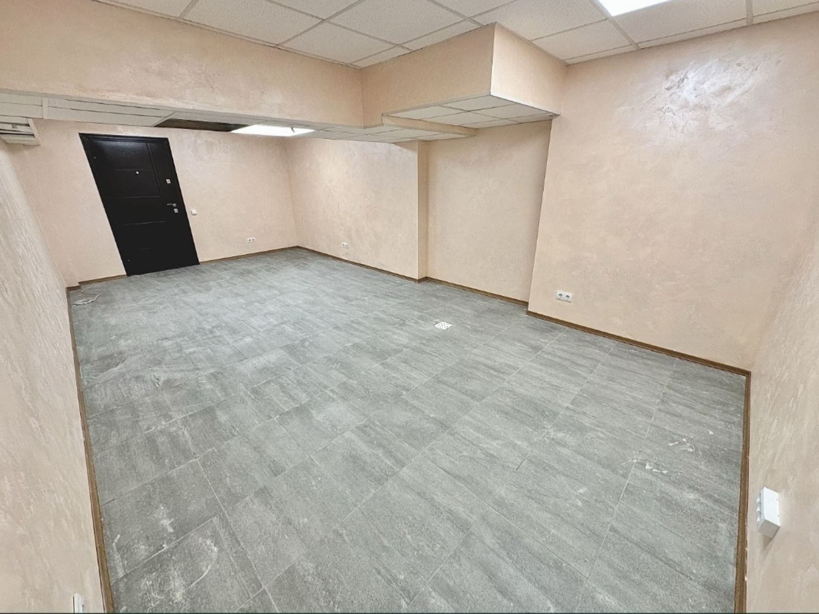 Оренда приміщення вільного призначення 260 м², Саперно-Слобідська вул., 8