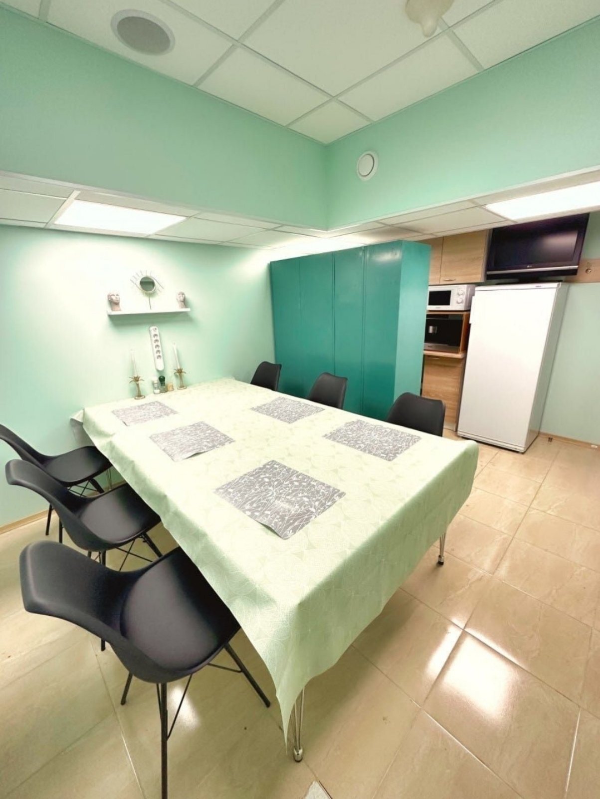 Оренда приміщення вільного призначення 250 м², Саперно-Слобідська вул., 8