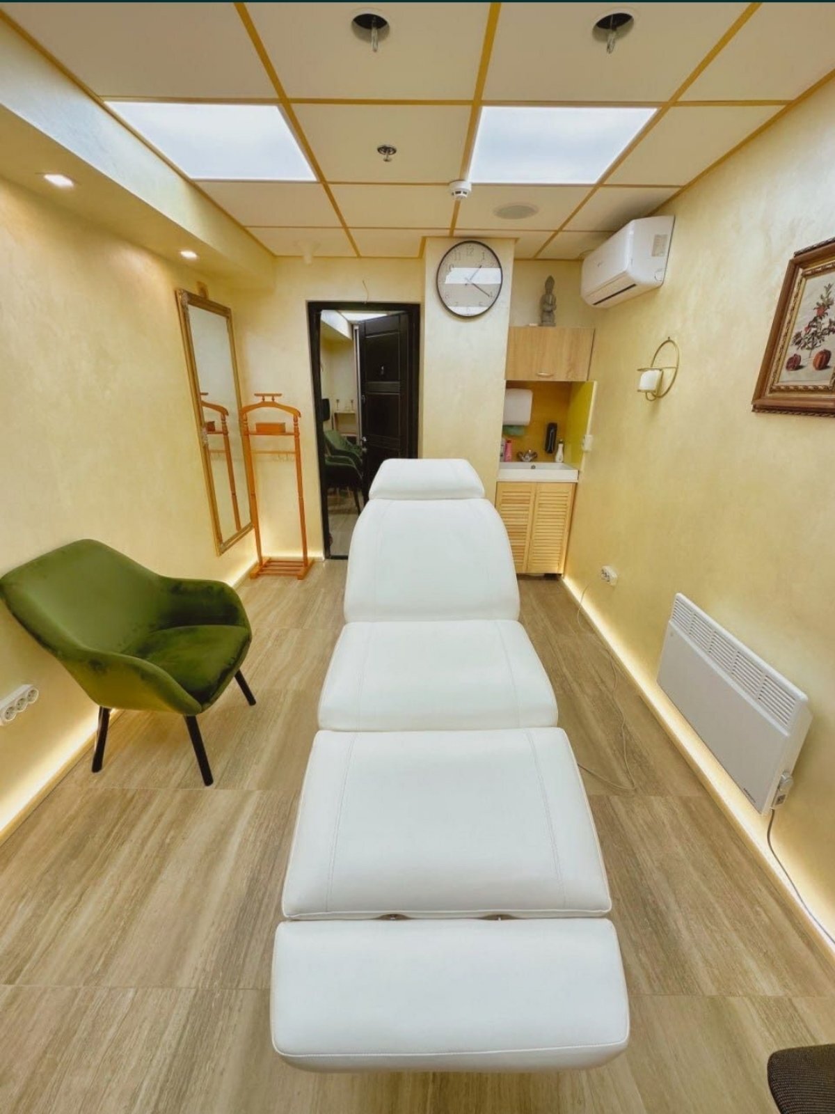 Оренда приміщення вільного призначення 250 м², Саперно-Слобідська вул., 8