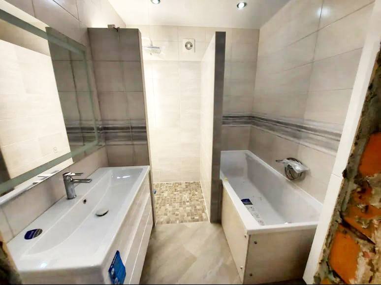 Продажа 3-комнатной квартиры 96 м², Михаила Лушпы просп.