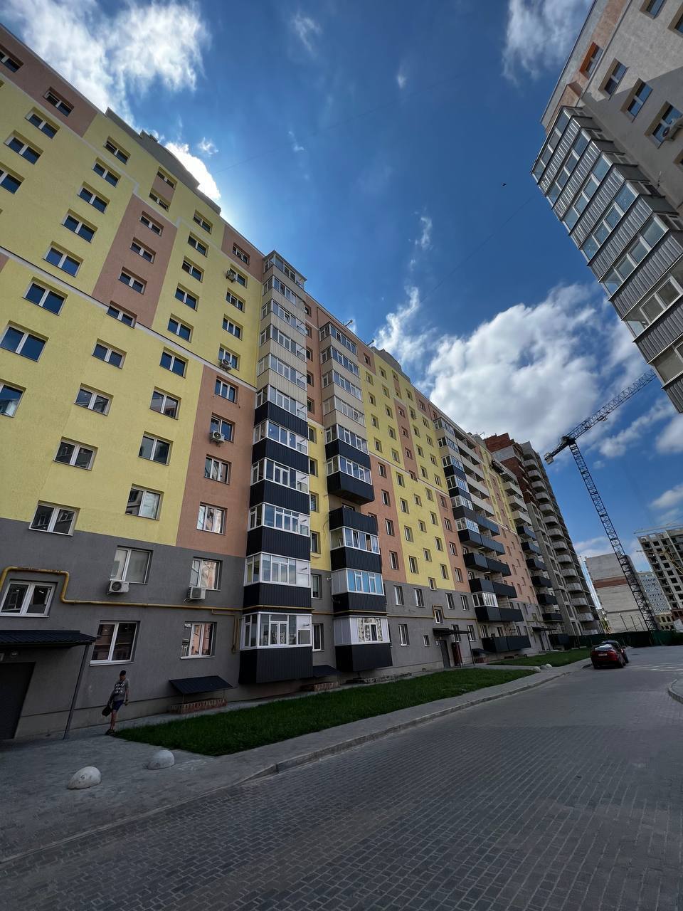 Продажа 3-комнатной квартиры 96 м², Михаила Лушпы просп.