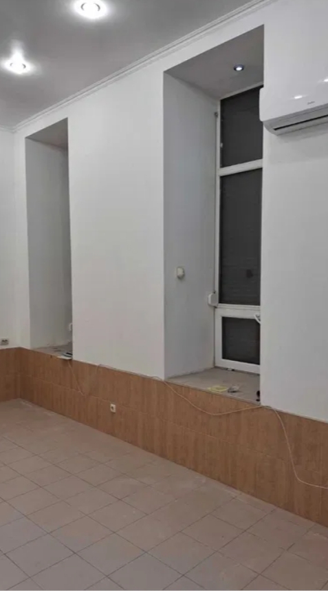 Оренда торговельного приміщення 49 м², Разумовская вул.