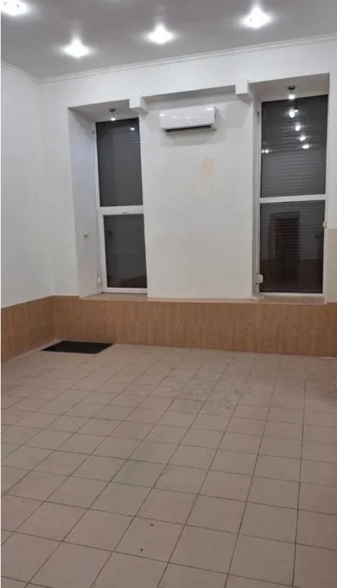 Оренда торговельного приміщення 49 м², Разумовская вул.