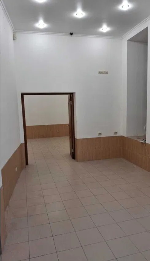 Оренда торговельного приміщення 49 м², Разумовская вул.