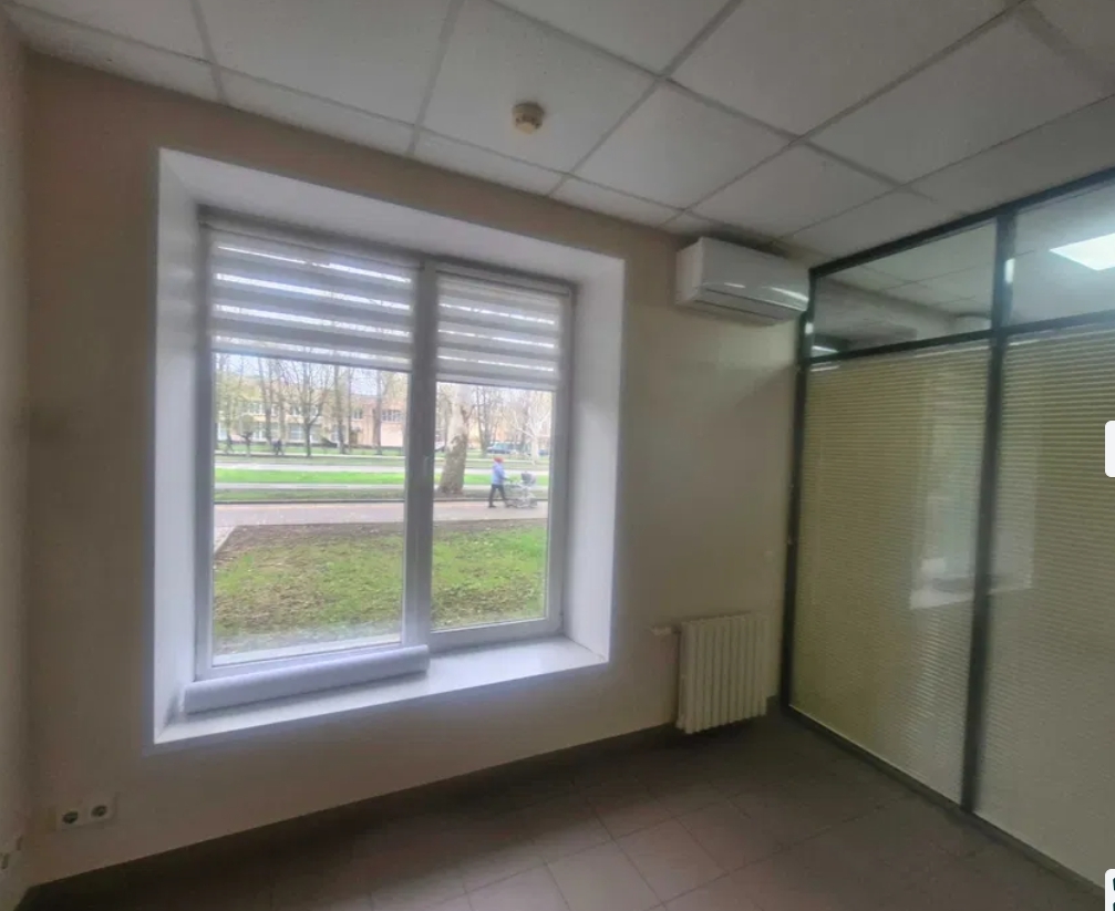 Оренда приміщення вільного призначення 80 м², Варненська вул.