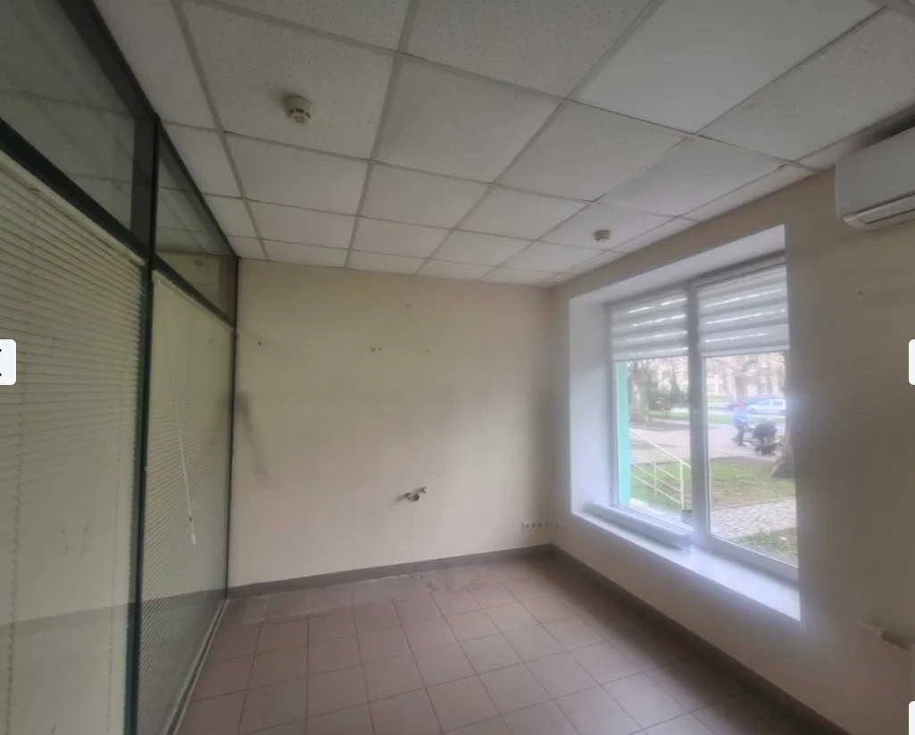 Оренда приміщення вільного призначення 80 м², Варненська вул.