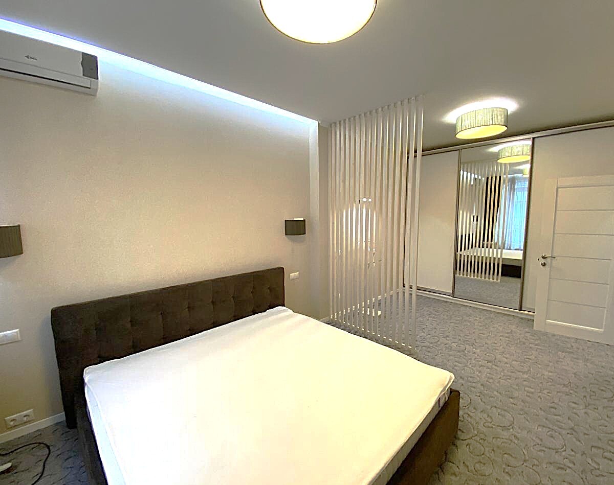Продажа 2-комнатной квартиры 140 м², Кловский спуск, 7А