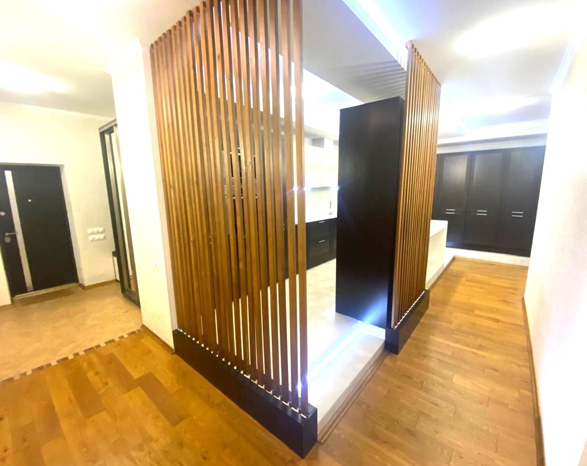 Продажа 2-комнатной квартиры 140 м², Кловский спуск, 7А