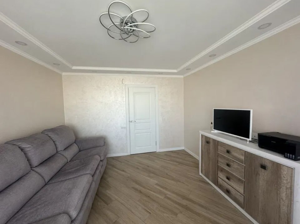 Продаж 1-кімнатної квартири 46.3 м², Михайла Лушпи просп.