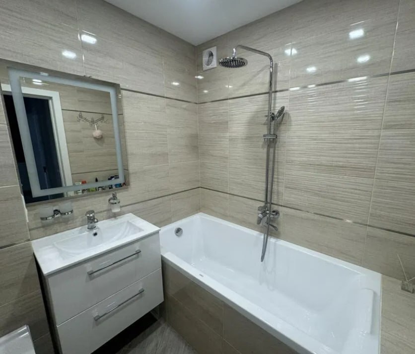 Продаж 1-кімнатної квартири 46.3 м², Михайла Лушпи просп.