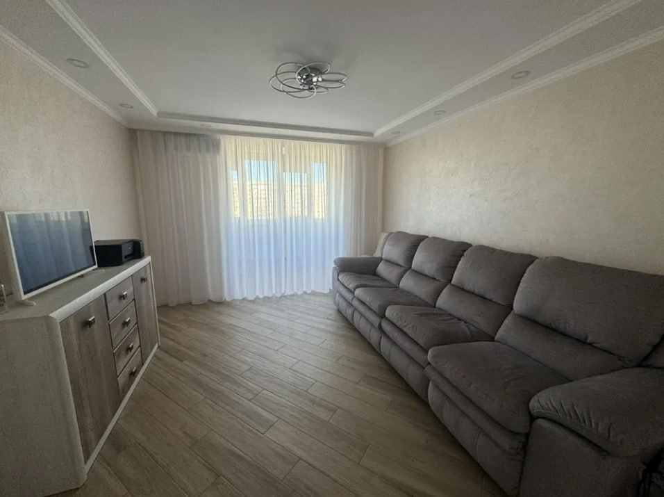 Продаж 1-кімнатної квартири 46.3 м², Михайла Лушпи просп.