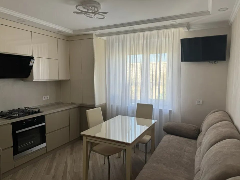 Продаж 1-кімнатної квартири 46.3 м², Михайла Лушпи просп.