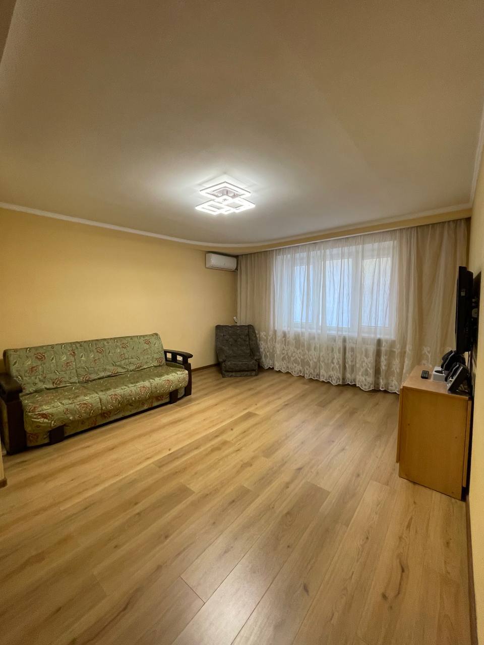 Продаж 2-кімнатної квартири 53 м², Липова вул.