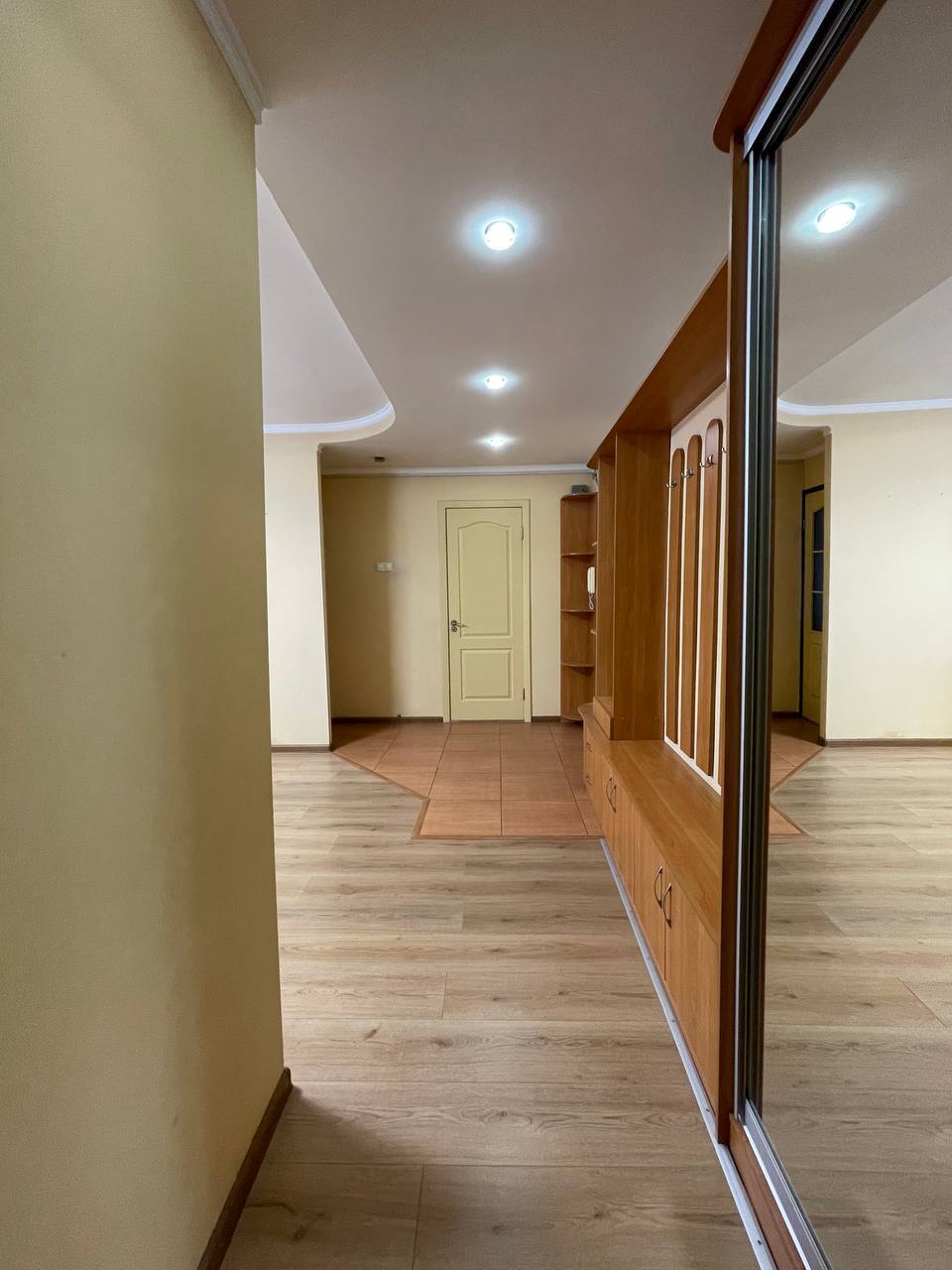 Продаж 2-кімнатної квартири 53 м², Липова вул.