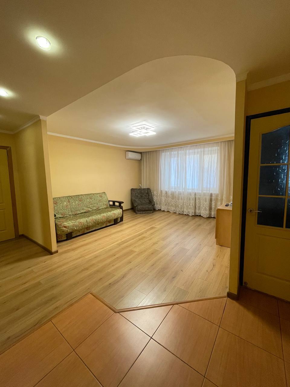 Продаж 2-кімнатної квартири 53 м², Липова вул.