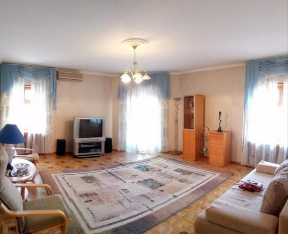 Продаж 3-кімнатної квартири 81 м², Осипова вул.