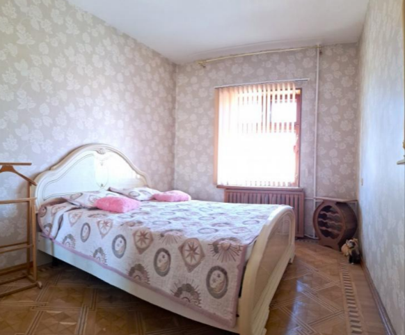 Продаж 3-кімнатної квартири 81 м², Осипова вул.