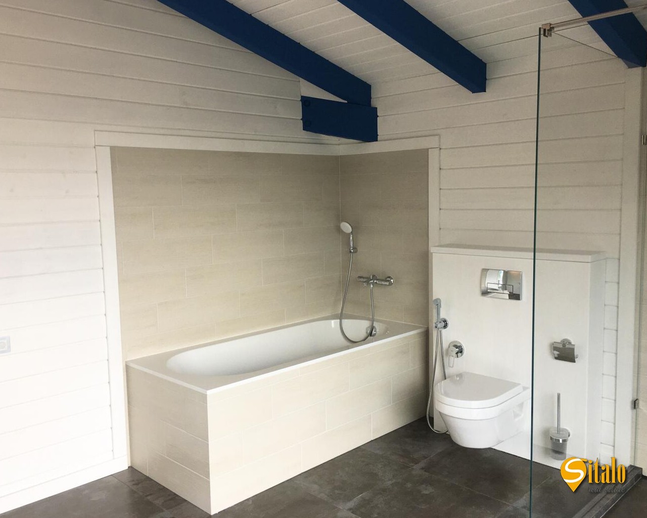 Продаж будинку 230 м²