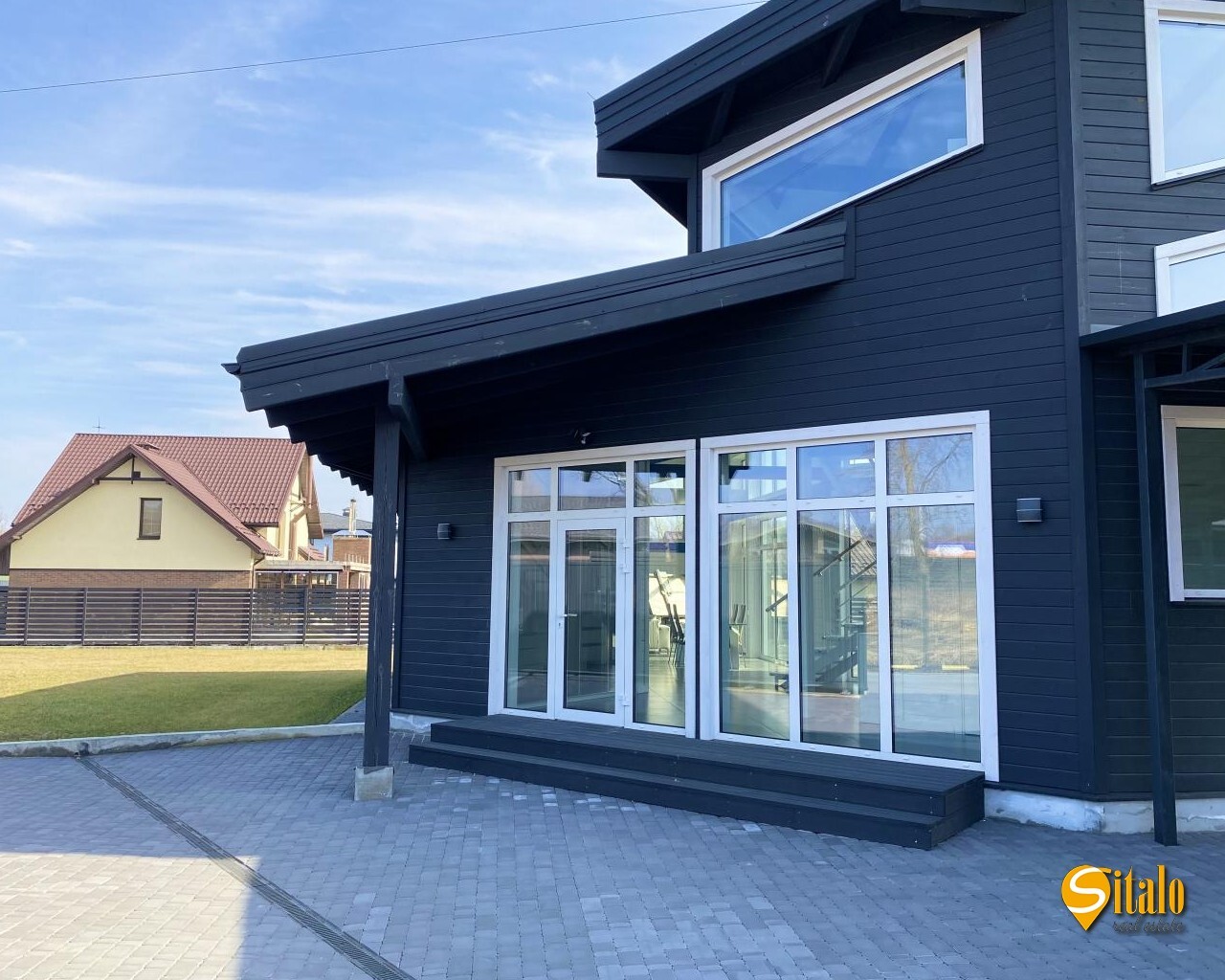 Продаж будинку 230 м²