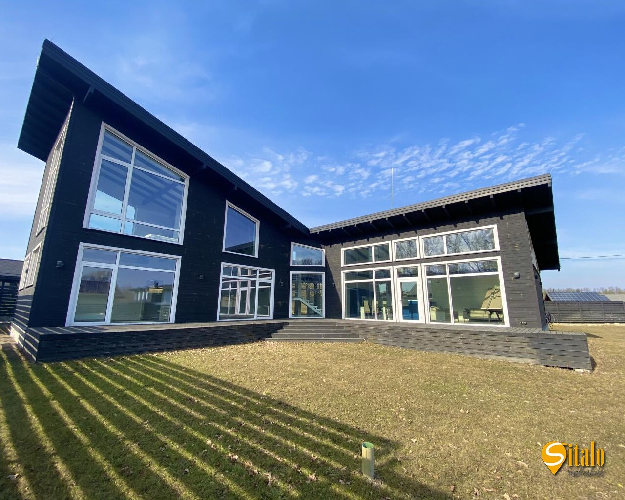Продаж будинку 230 м²