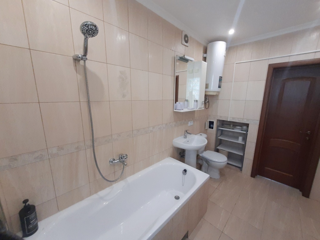 Аренда 3-комнатной квартиры 82 м², Михаила Омельяновича-Павленко ул., 13