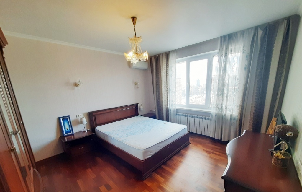 Аренда 3-комнатной квартиры 82 м², Михаила Омельяновича-Павленко ул., 13