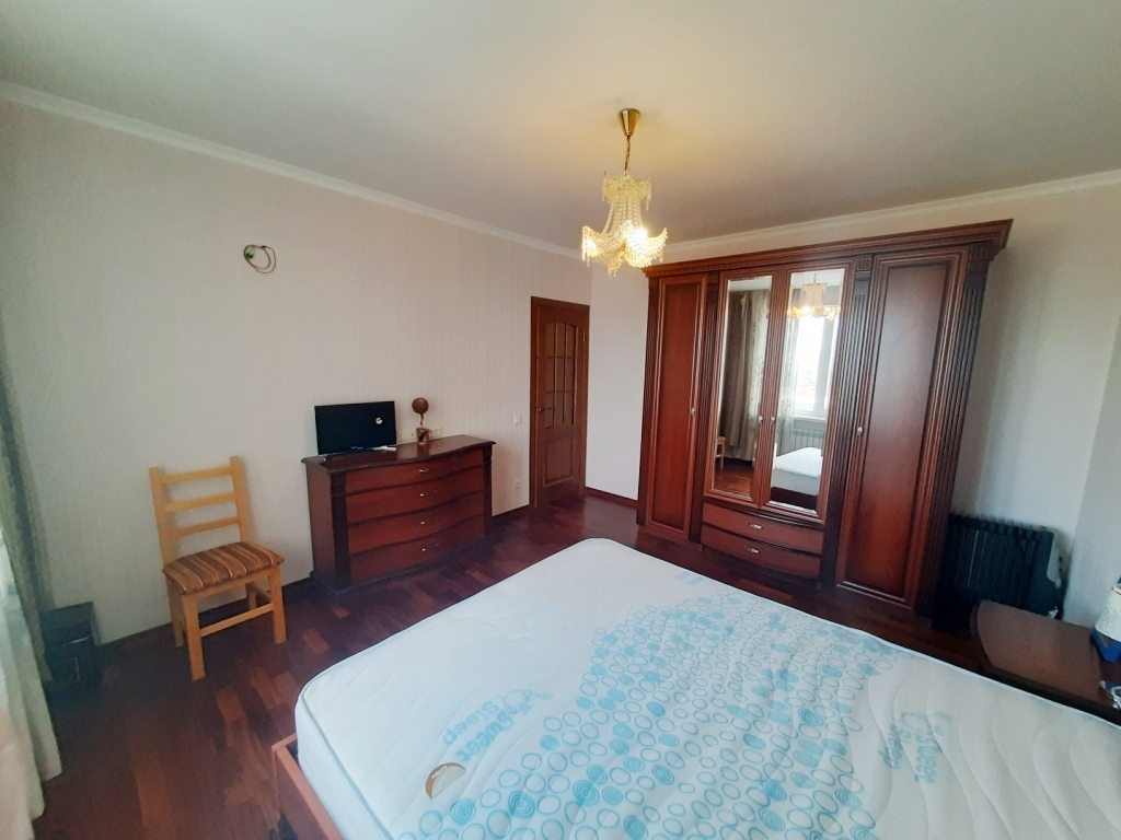 Аренда 3-комнатной квартиры 82 м², Михаила Омельяновича-Павленко ул., 13