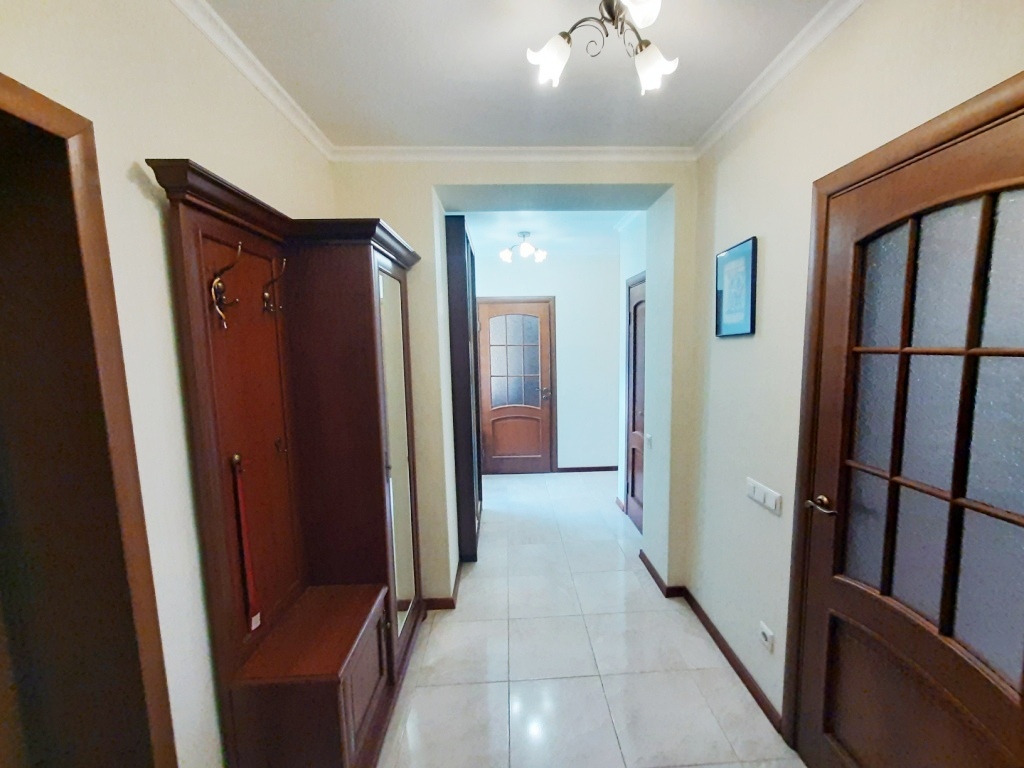Аренда 3-комнатной квартиры 82 м², Михаила Омельяновича-Павленко ул., 13