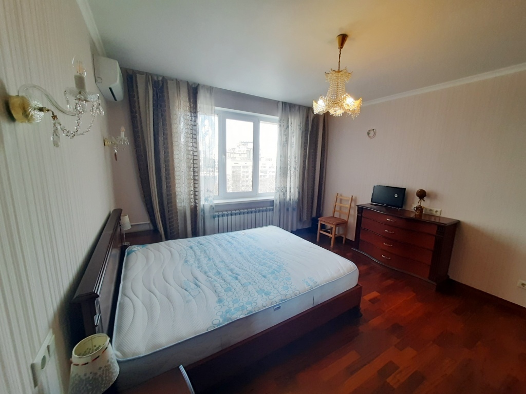 Аренда 3-комнатной квартиры 82 м², Михаила Омельяновича-Павленко ул., 13