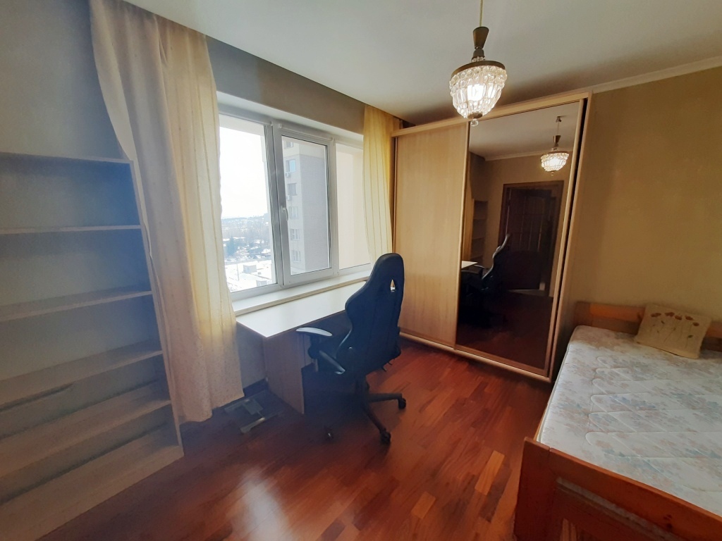 Аренда 3-комнатной квартиры 82 м², Михаила Омельяновича-Павленко ул., 13