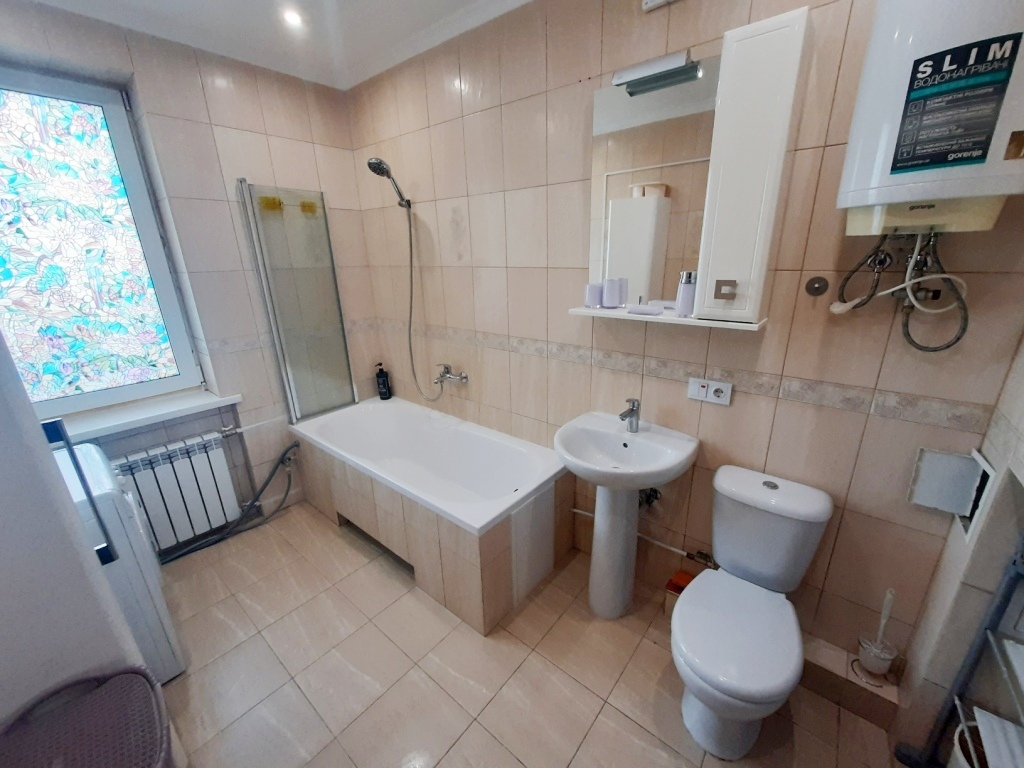 Аренда 3-комнатной квартиры 82 м², Михаила Омельяновича-Павленко ул., 13