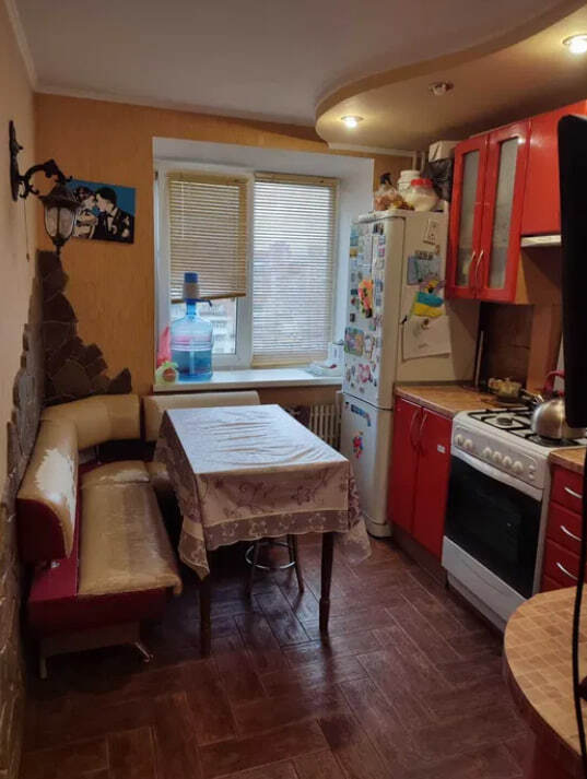 Продажа 3-комнатной квартиры 63.4 м², Героев Крут ул.