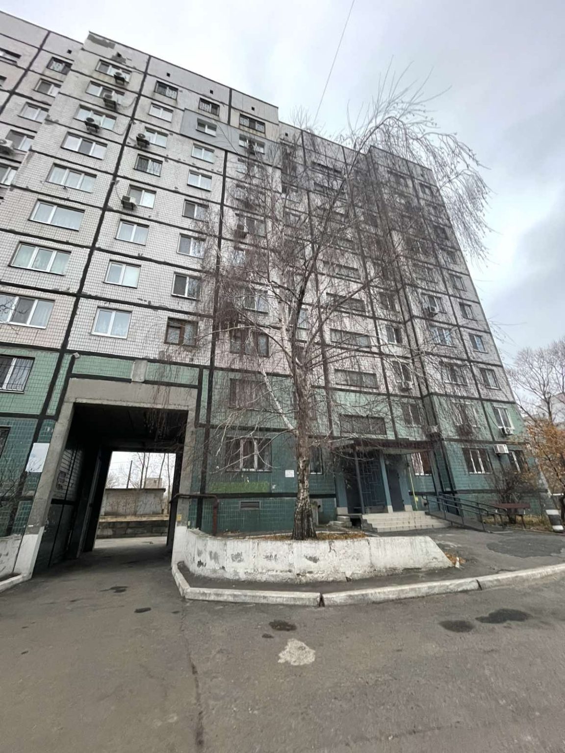 Продажа 4-комнатной квартиры 67 м²