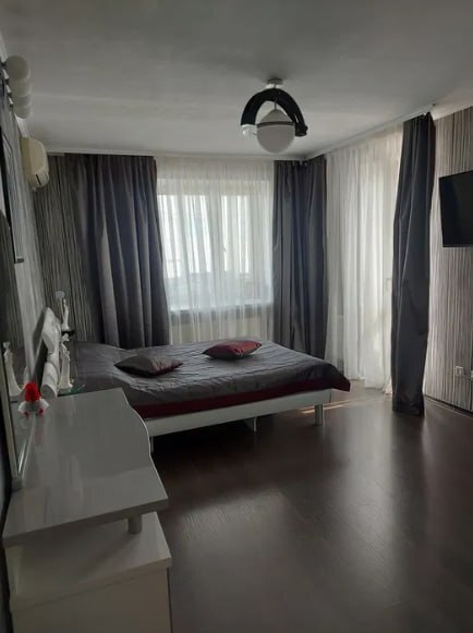 Продаж 2-кімнатної квартири 54.5 м², Харківська вул.