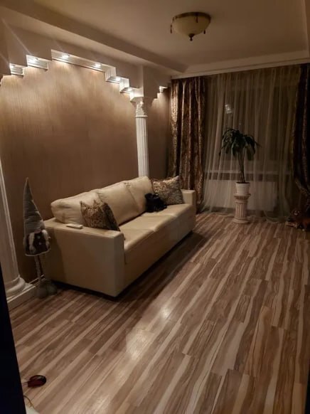 Продаж 2-кімнатної квартири 54.5 м², Харківська вул.