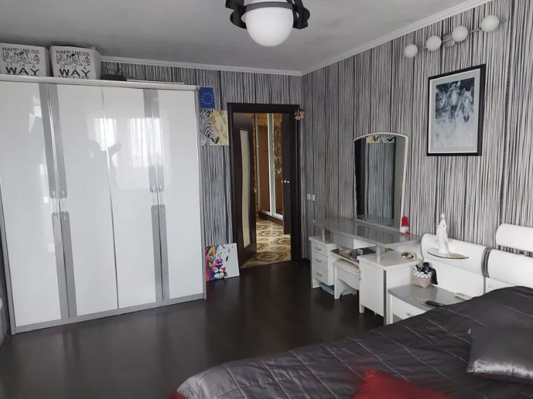 Продаж 2-кімнатної квартири 54.5 м², Харківська вул.
