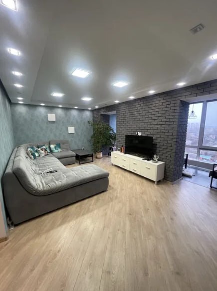 Продажа 4-комнатной квартиры 127 м², Харьковская ул.